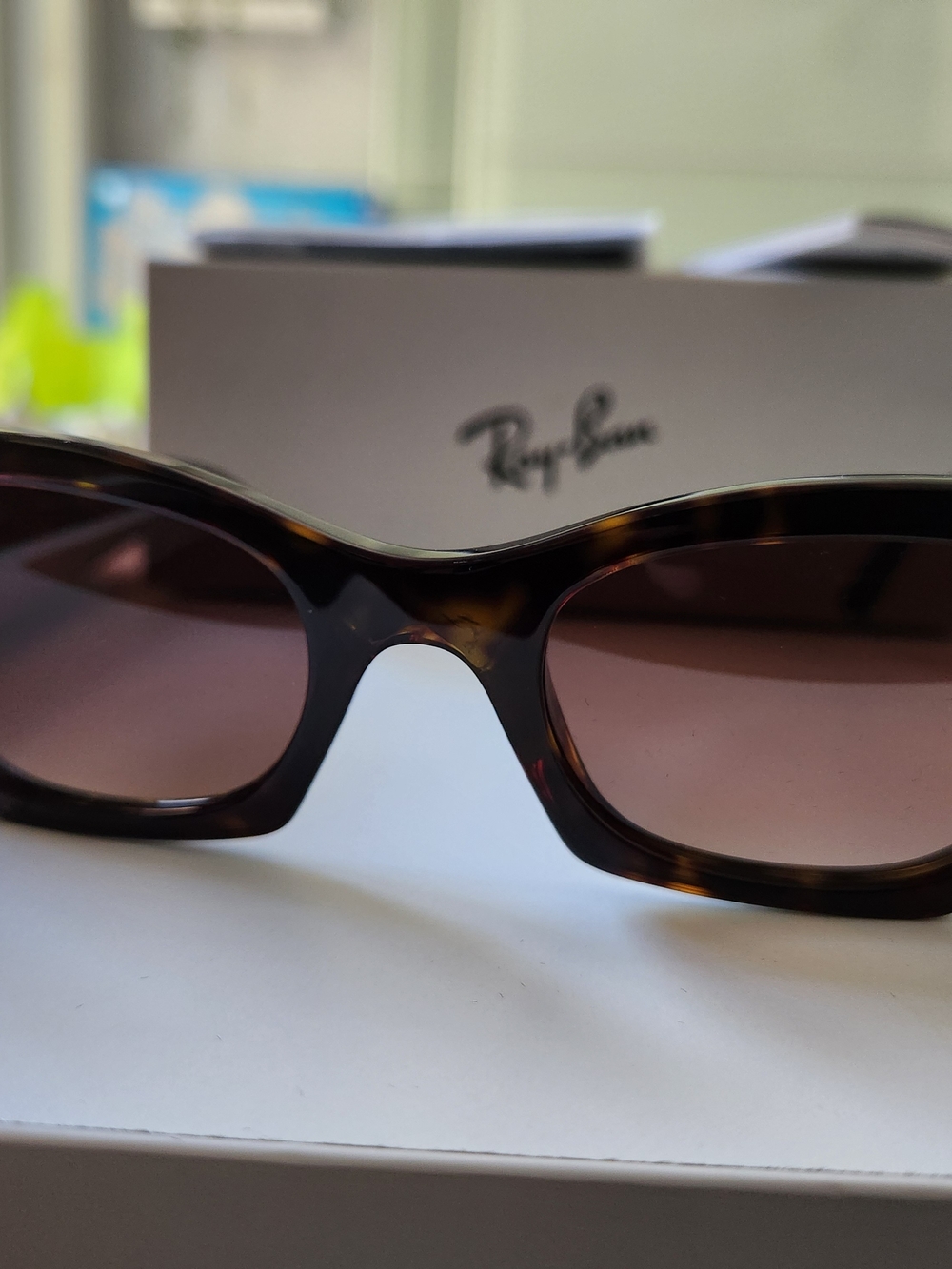 NEW Ray-Ban Women's Tortoise Frame Sunglasses with Brown Gradient Lenses